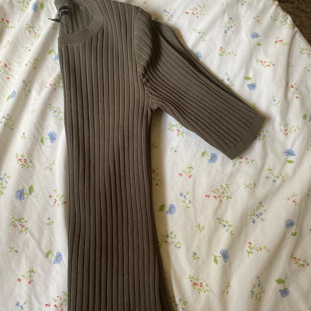 GUESS top - Picture 2 of 5